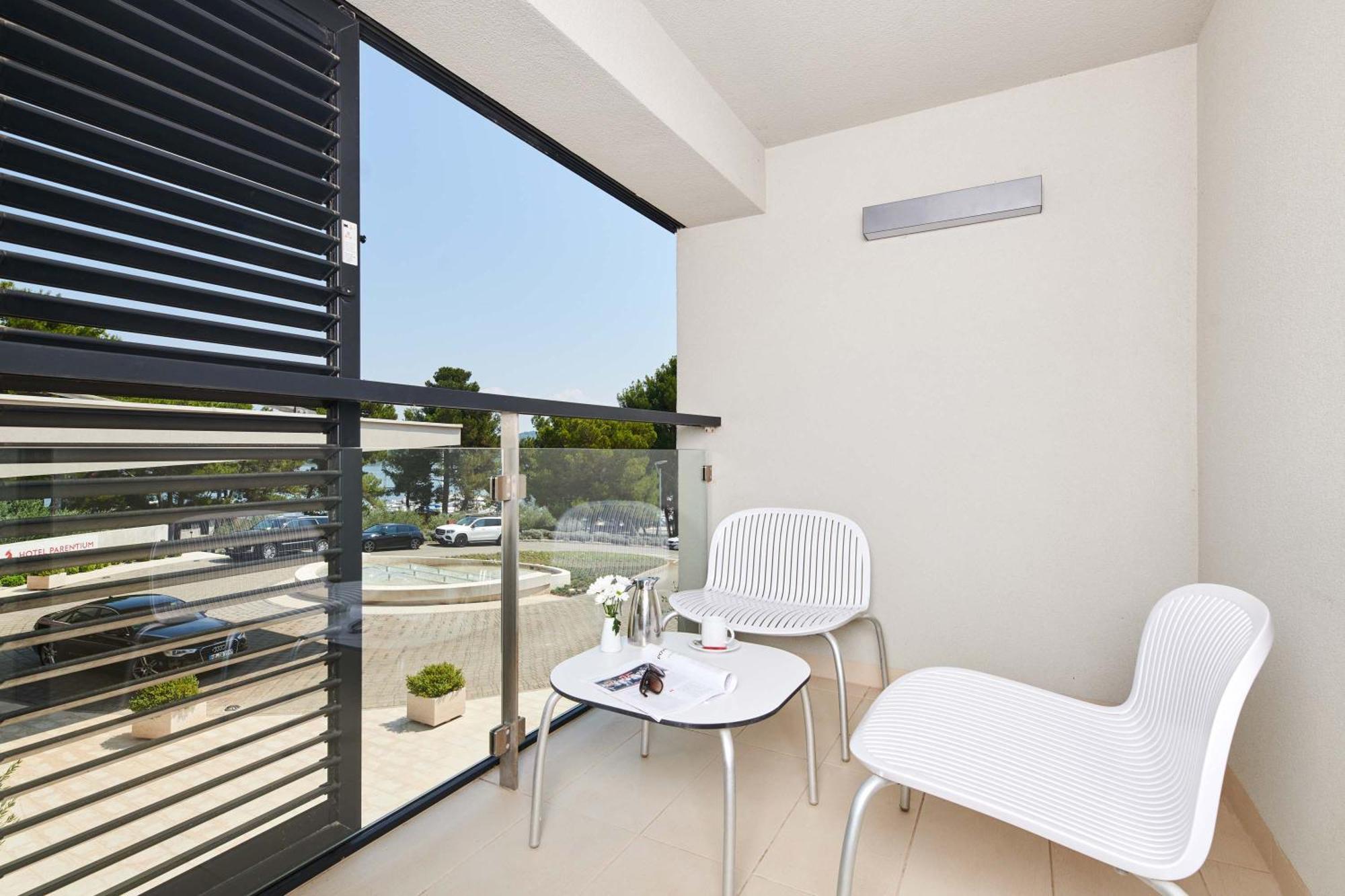 Classic Room Balcony,1277317744:JPEG