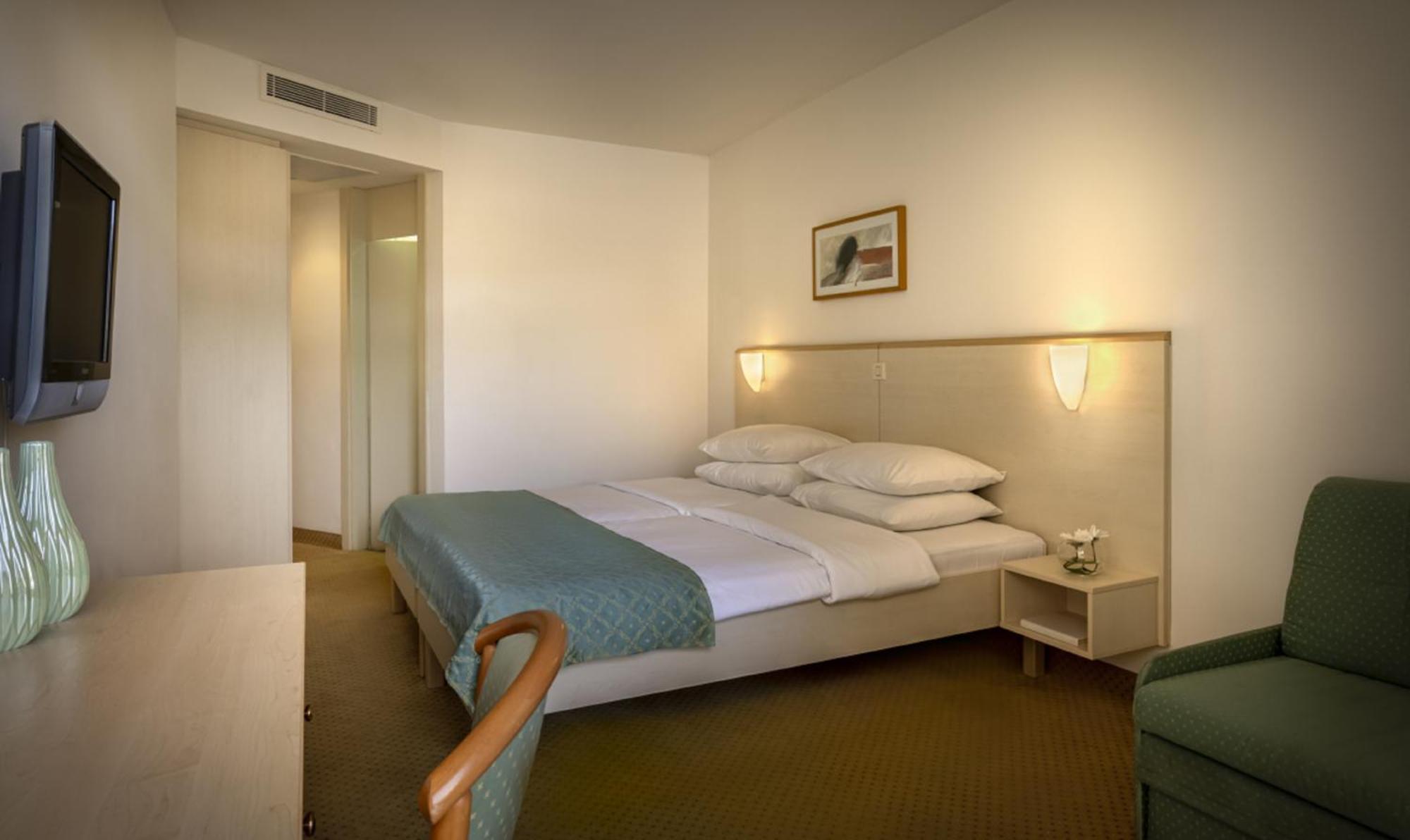 Room 21